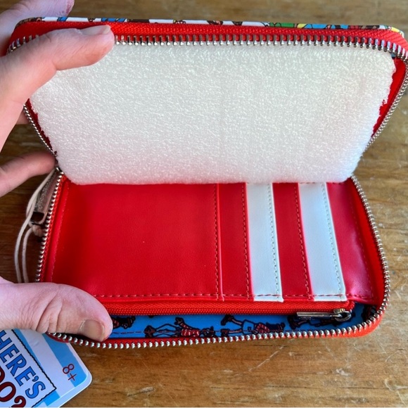 NWT, Loungefly Where’s Waldo: All Over Print Zip Wallet, Large , 100% Authentic - Picture 6 of 11